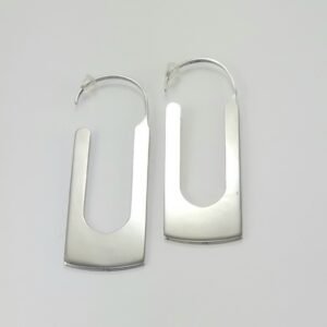 Arete acero diseño geométrico lateral