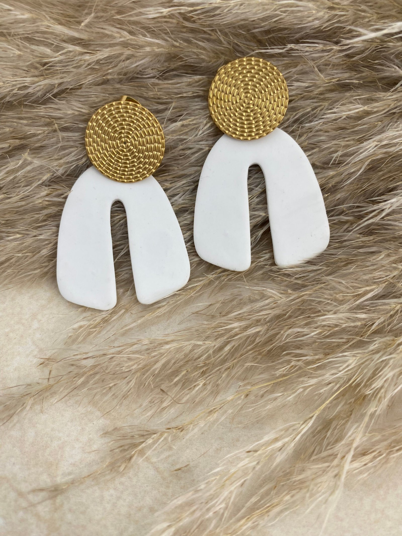 Aretes "Arco Eterno Blanco"
