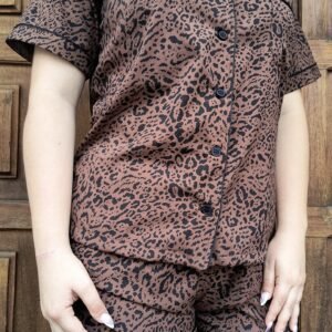 Pijama short + camisa en seda animal print