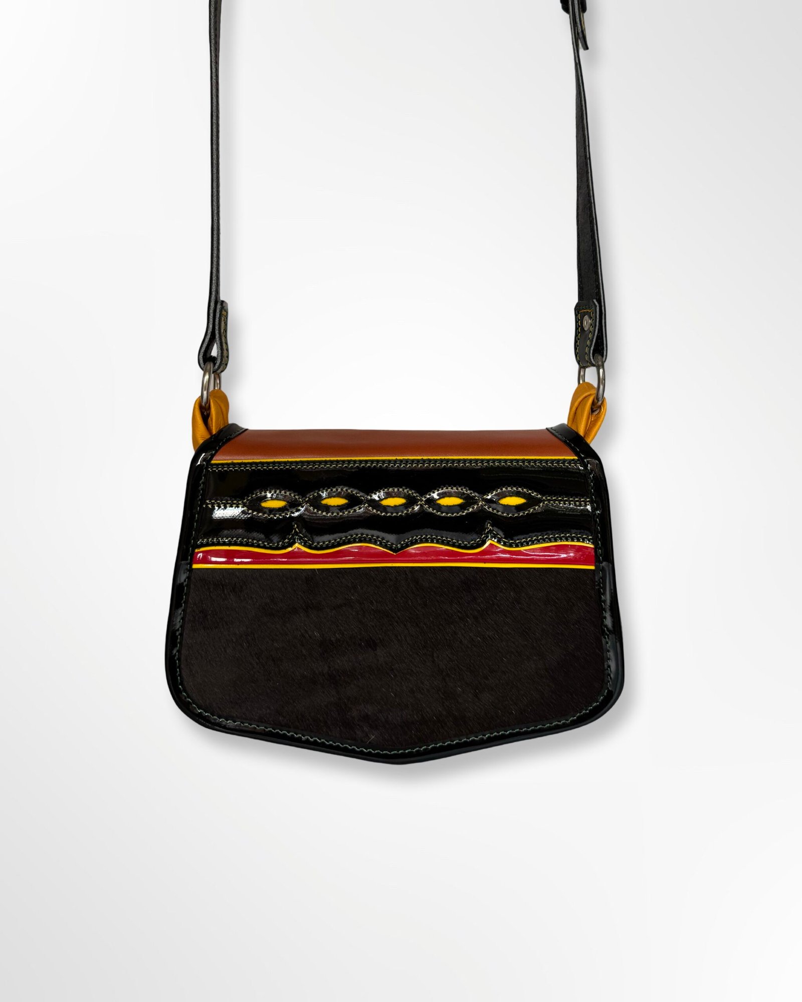 Carriel tradicional con tapa dama pequeño en cuero Nana